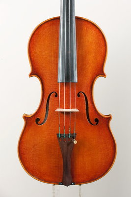 violino amati.jpg